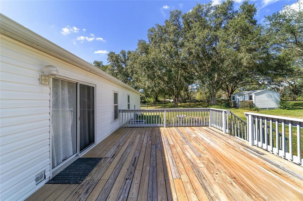 Active With Contract: $399,900 (2 beds, 2 baths, 1446 Square Feet)