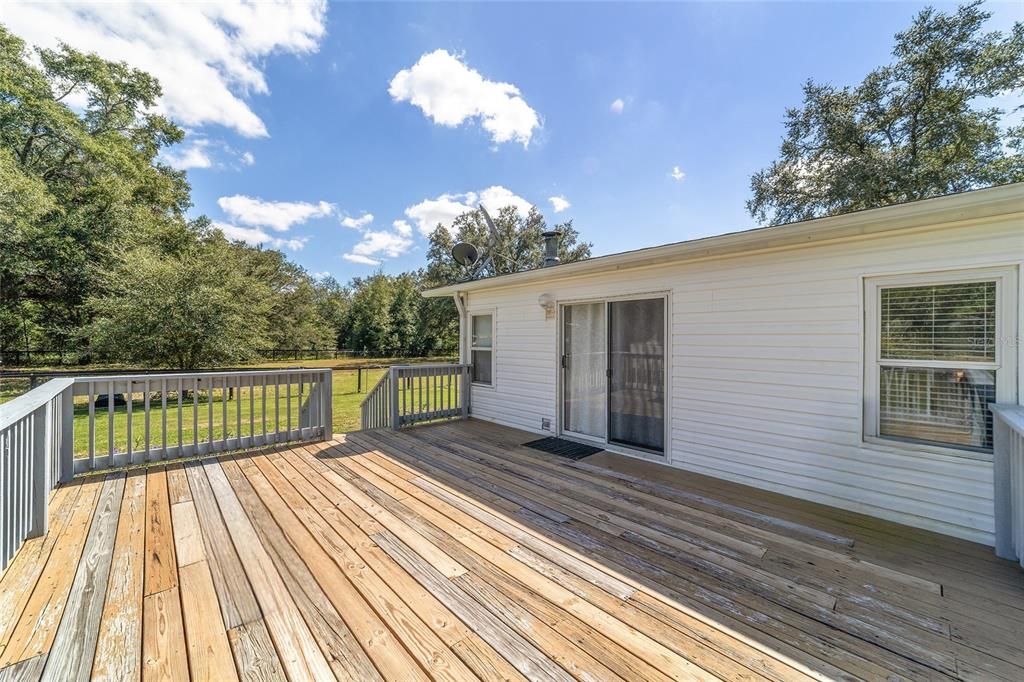 Active With Contract: $399,900 (2 beds, 2 baths, 1446 Square Feet)