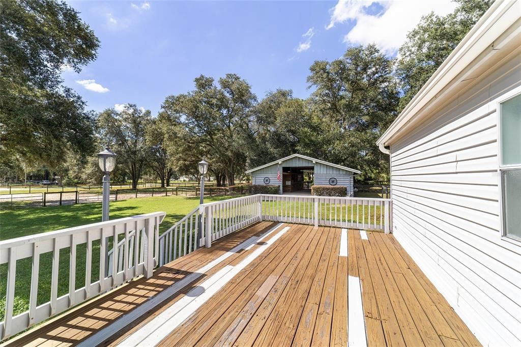 Active With Contract: $399,900 (2 beds, 2 baths, 1446 Square Feet)