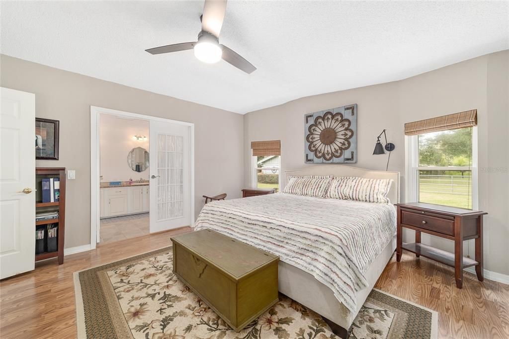 Active With Contract: $399,900 (2 beds, 2 baths, 1446 Square Feet)