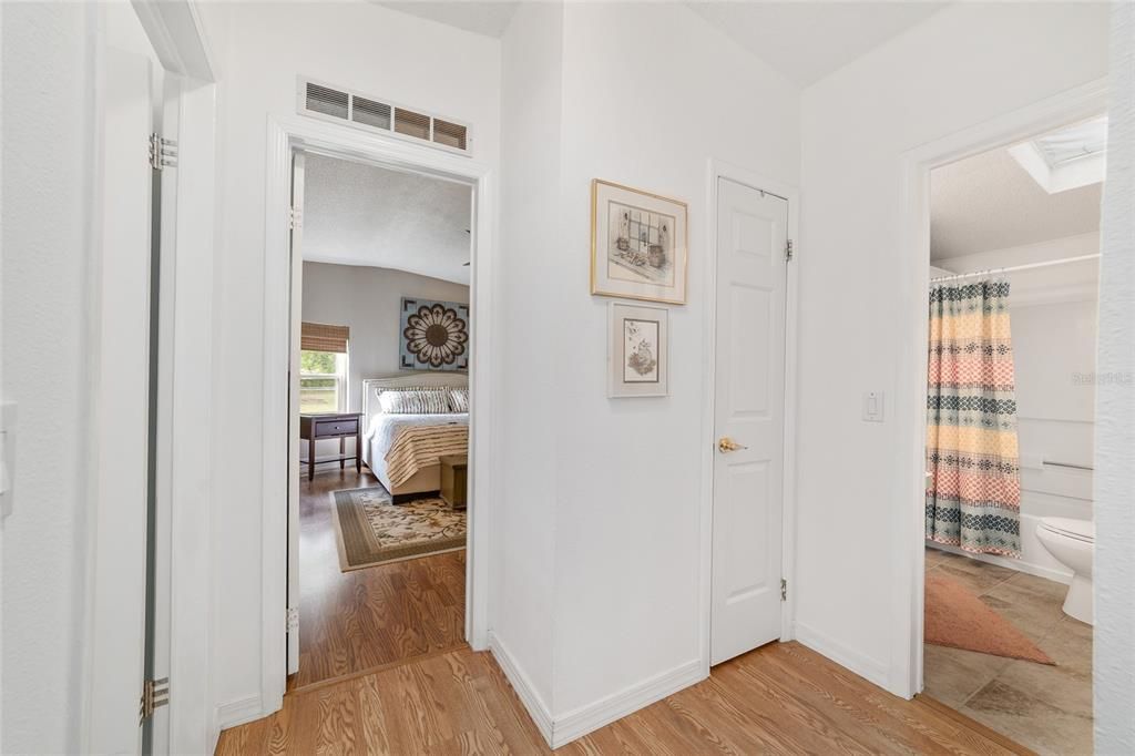 Active With Contract: $399,900 (2 beds, 2 baths, 1446 Square Feet)