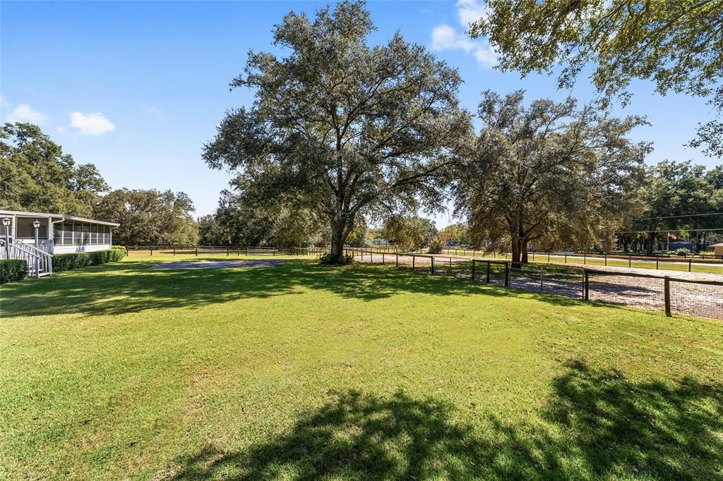 Active With Contract: $399,900 (2 beds, 2 baths, 1446 Square Feet)