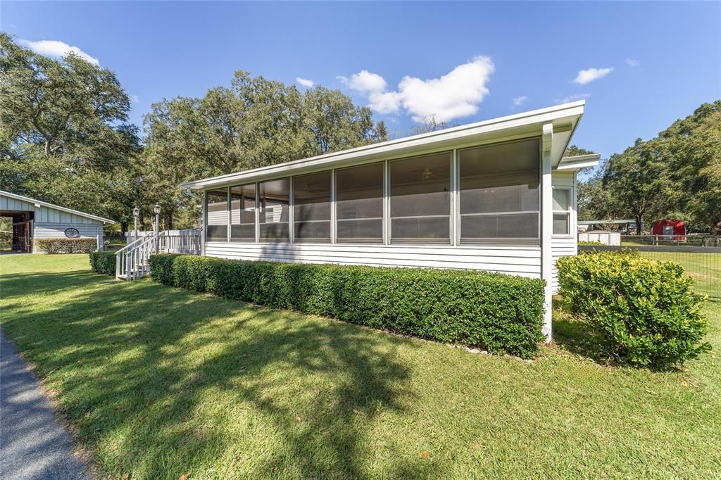 Active With Contract: $399,900 (2 beds, 2 baths, 1446 Square Feet)