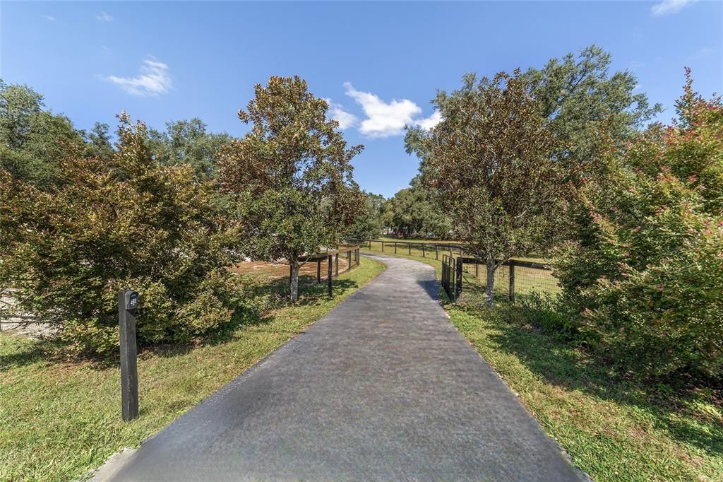 Active With Contract: $399,900 (2 beds, 2 baths, 1446 Square Feet)