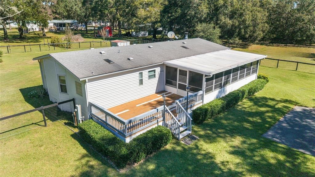 Active With Contract: $399,900 (2 beds, 2 baths, 1446 Square Feet)