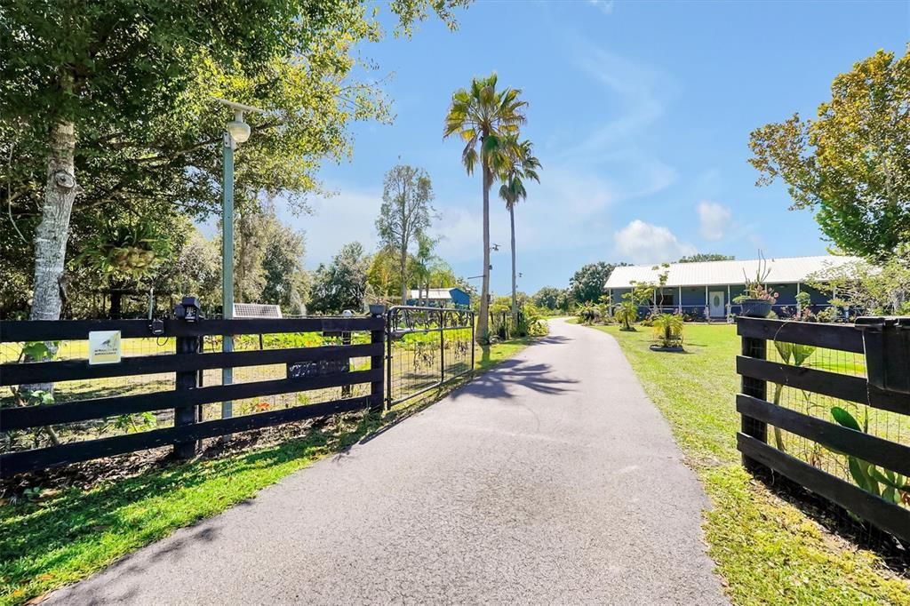 For Sale: $599,500 (3 beds, 2 baths, 2124 Square Feet)