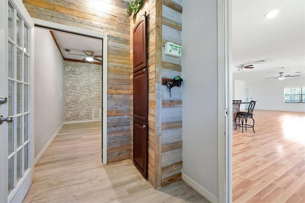 For Sale: $599,500 (3 beds, 2 baths, 2124 Square Feet)