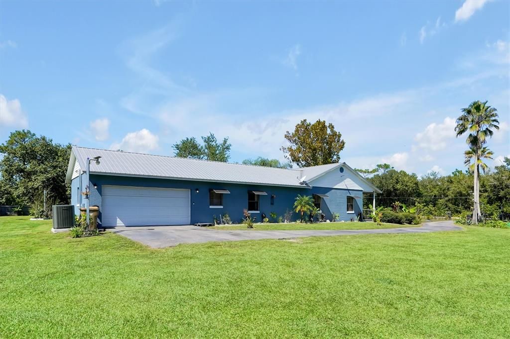 For Sale: $599,500 (3 beds, 2 baths, 2124 Square Feet)
