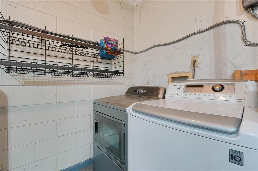 For Sale: $599,500 (3 beds, 2 baths, 2124 Square Feet)