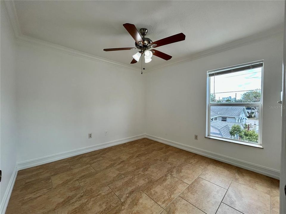 For Rent: $2,350 (2 beds, 1 baths, 1080 Square Feet)