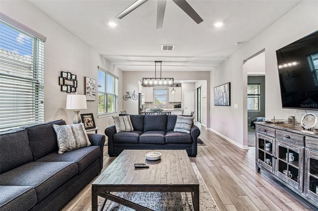 En Venta: $399,900 (2 camas, 2 baños, 1480 Pies cuadrados)