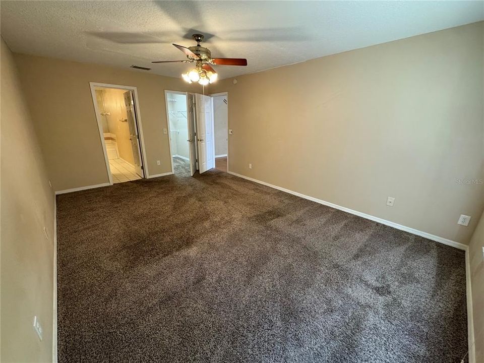 For Sale: $449,900 (4 beds, 3 baths, 2414 Square Feet)