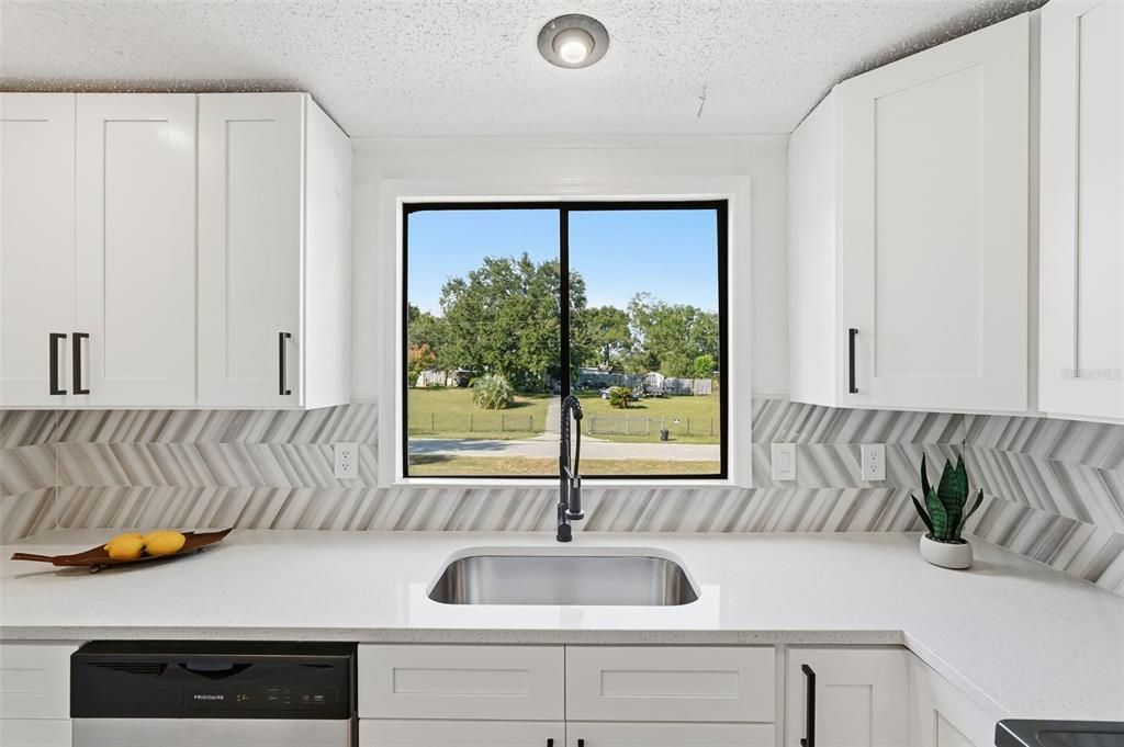 Active With Contract: $279,000 (3 beds, 2 baths, 1792 Square Feet)