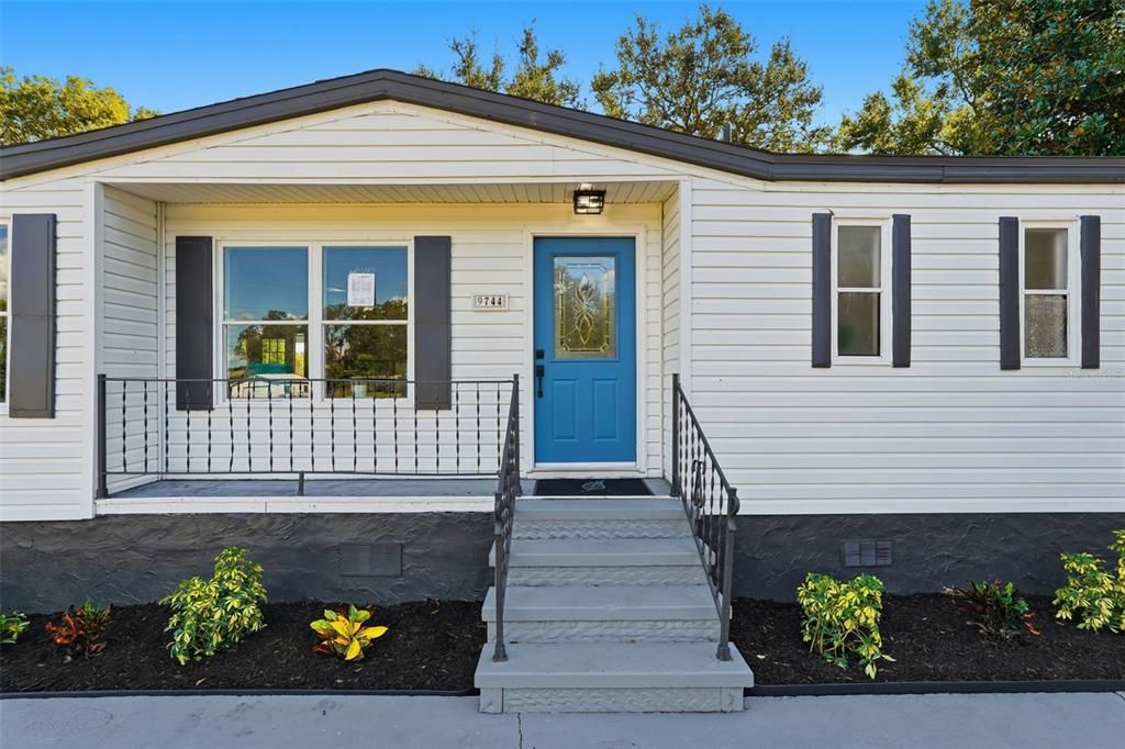 Active With Contract: $279,000 (3 beds, 2 baths, 1792 Square Feet)