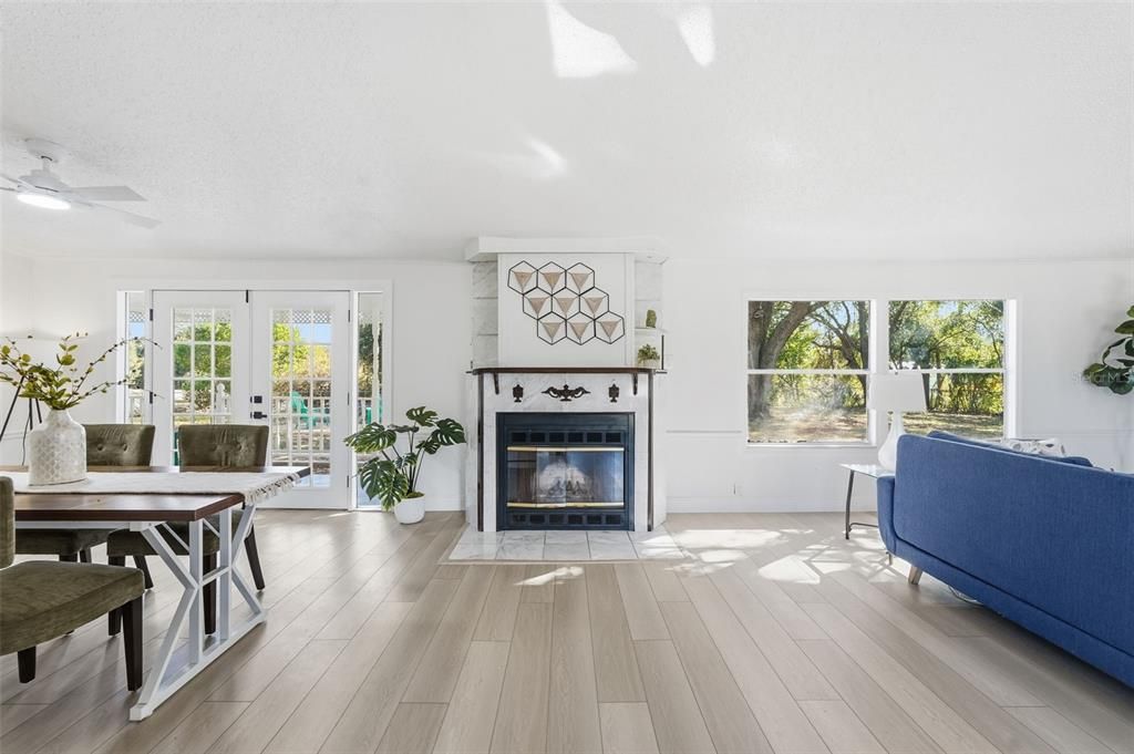 Active With Contract: $279,000 (3 beds, 2 baths, 1792 Square Feet)