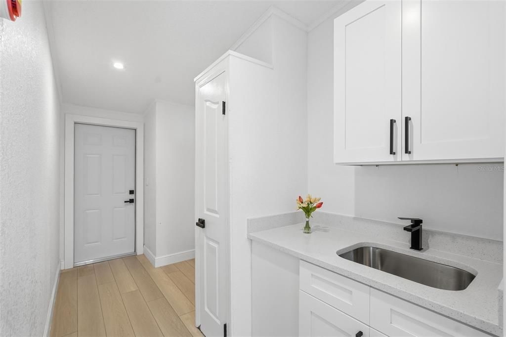 Active With Contract: $279,000 (3 beds, 2 baths, 1792 Square Feet)