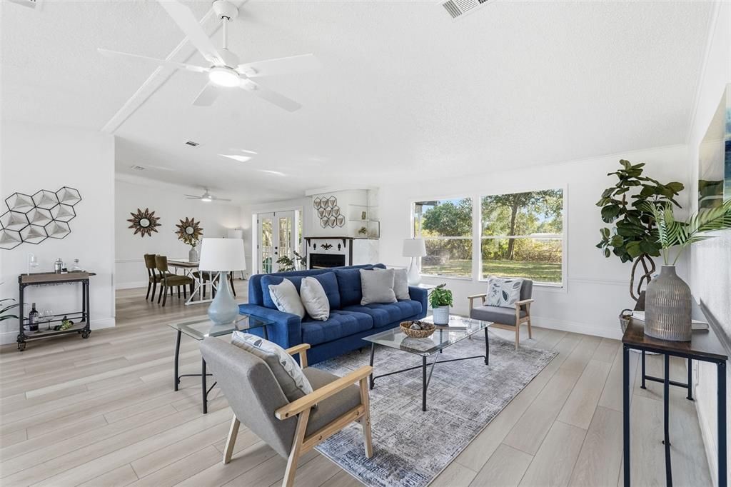 Active With Contract: $279,000 (3 beds, 2 baths, 1792 Square Feet)