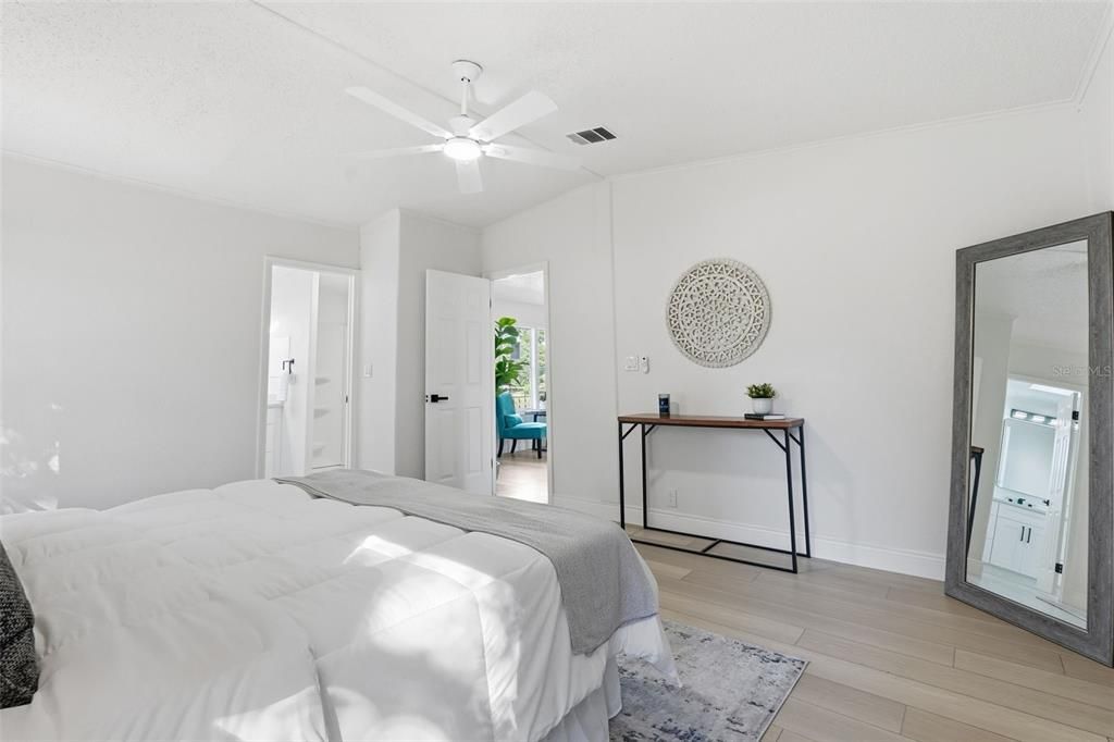 Active With Contract: $279,000 (3 beds, 2 baths, 1792 Square Feet)