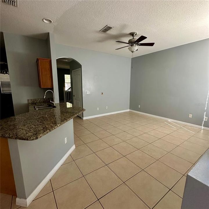 For Sale: $294,900 (4 beds, 2 baths, 1926 Square Feet)