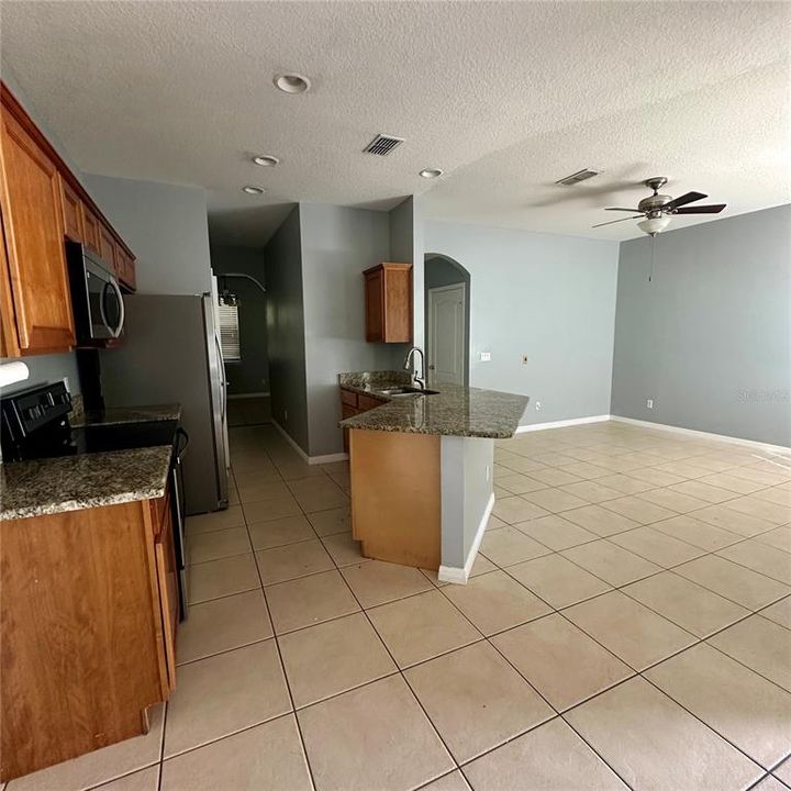 For Sale: $294,900 (4 beds, 2 baths, 1926 Square Feet)