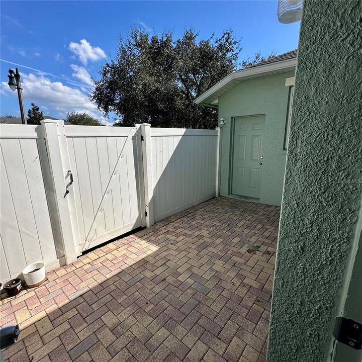 For Sale: $294,900 (4 beds, 2 baths, 1926 Square Feet)