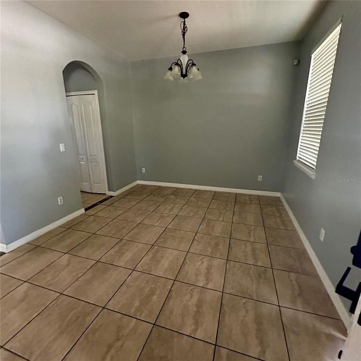 For Sale: $294,900 (4 beds, 2 baths, 1926 Square Feet)