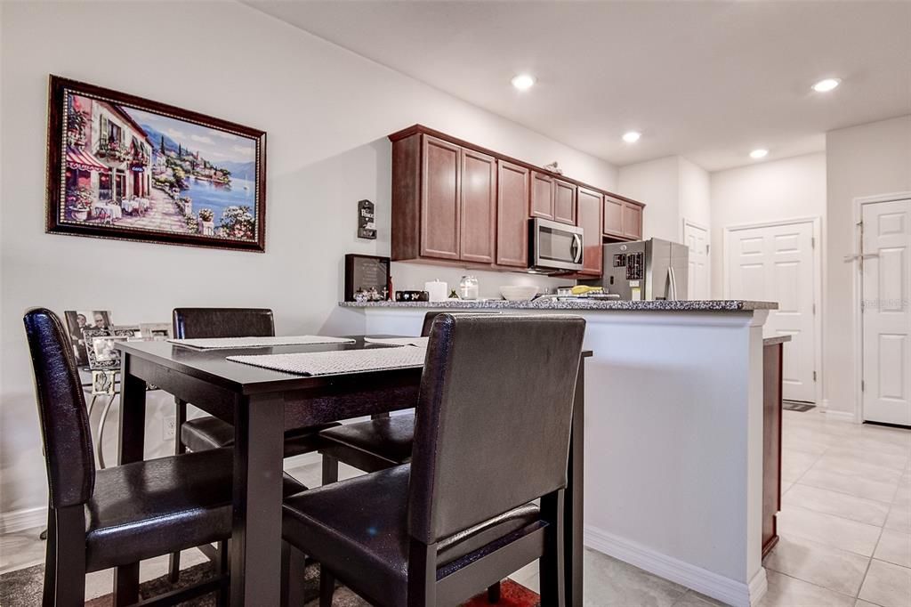 For Sale: $274,900 (2 beds, 2 baths, 1480 Square Feet)