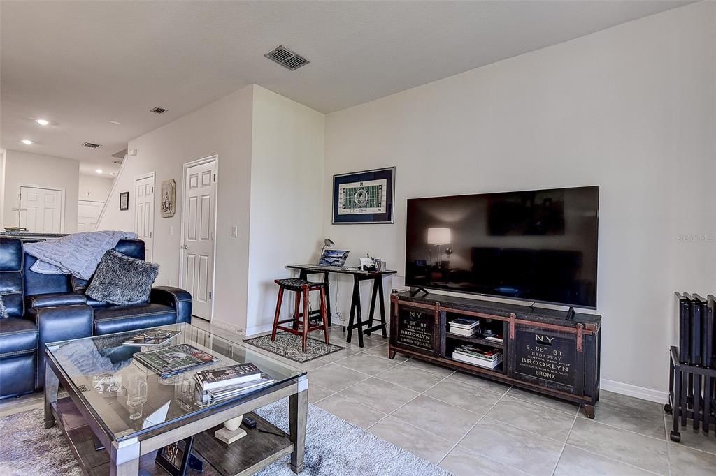 For Sale: $274,900 (2 beds, 2 baths, 1480 Square Feet)
