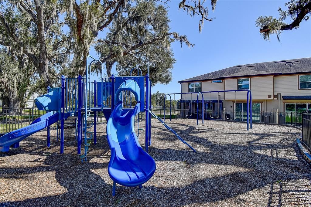 For Sale: $274,900 (2 beds, 2 baths, 1480 Square Feet)