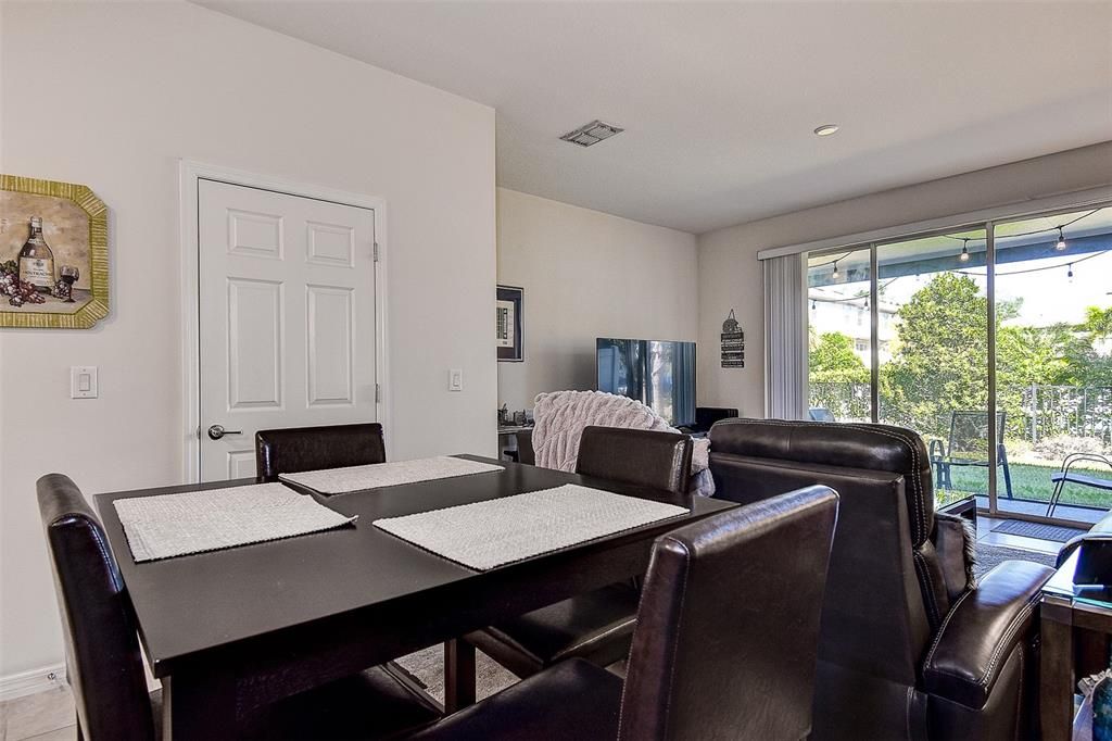 For Sale: $274,900 (2 beds, 2 baths, 1480 Square Feet)