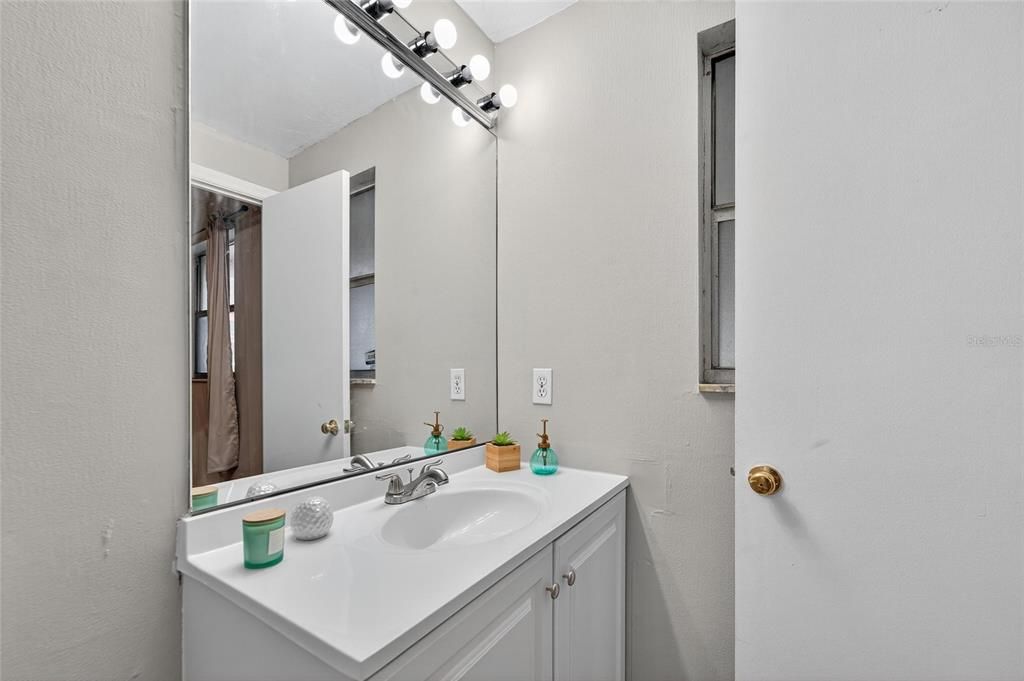 出租: $2,195 (4 贝兹, 2 浴室, 1571 平方英尺)