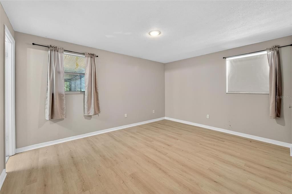 出租: $2,195 (4 贝兹, 2 浴室, 1571 平方英尺)