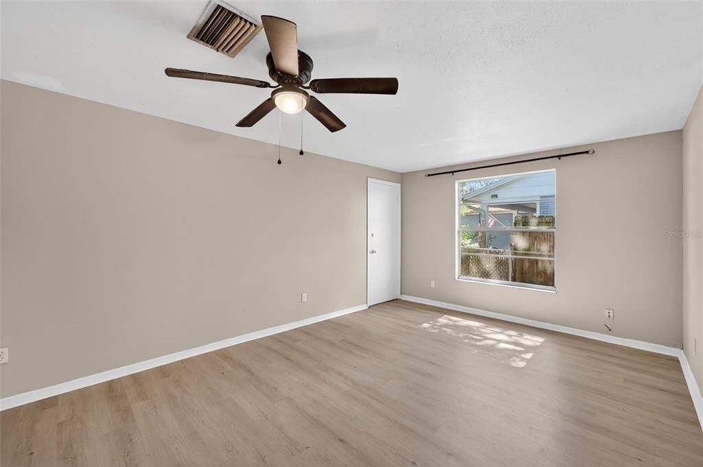 出租: $2,195 (4 贝兹, 2 浴室, 1571 平方英尺)