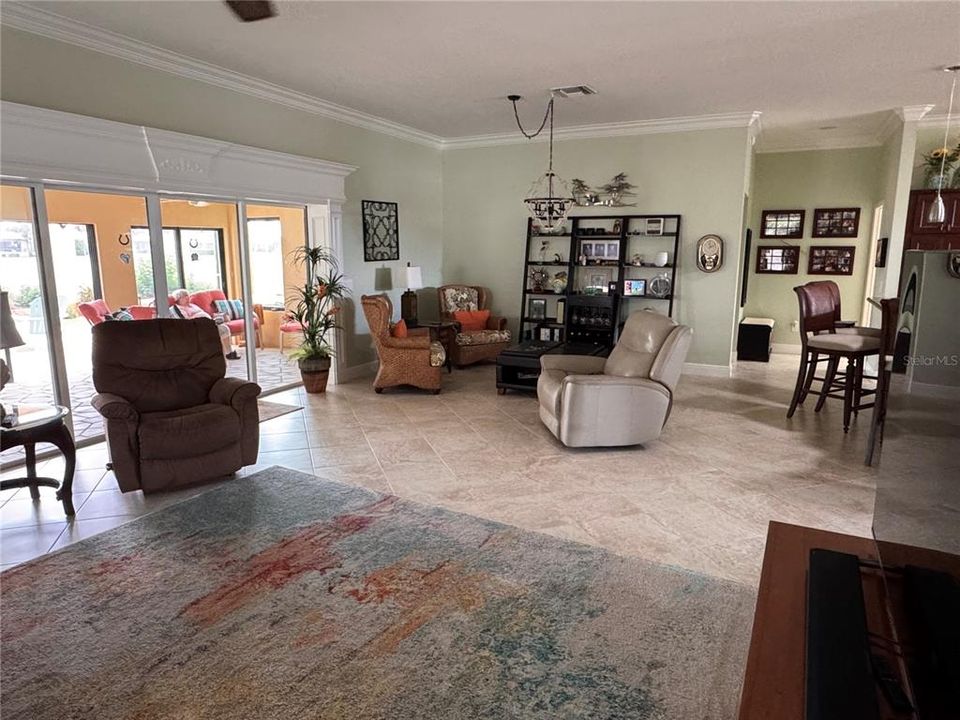 Active With Contract: $739,900 (3 beds, 2 baths, 1926 Square Feet)