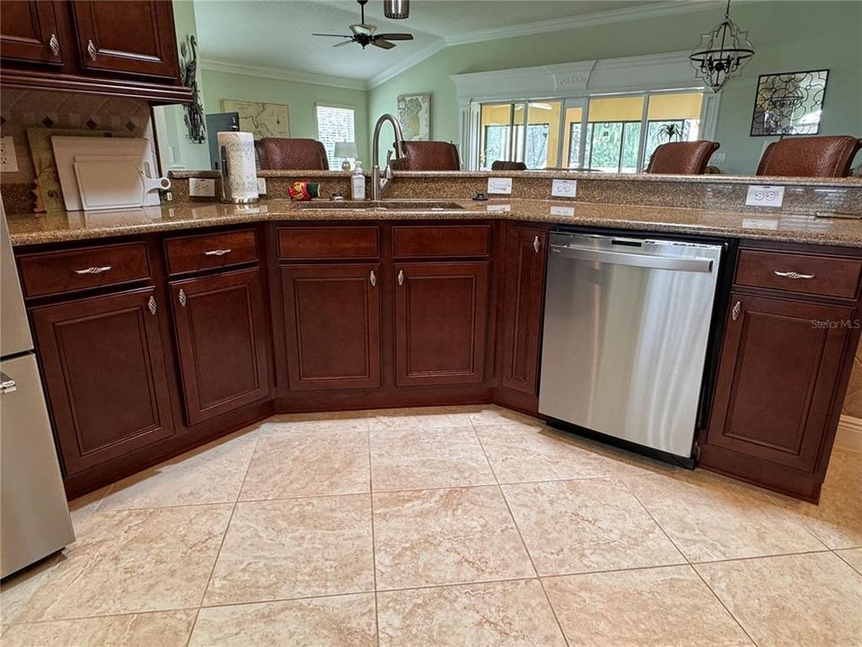 Active With Contract: $739,900 (3 beds, 2 baths, 1926 Square Feet)