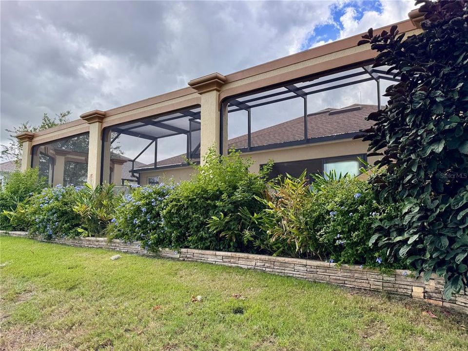 Active With Contract: $739,900 (3 beds, 2 baths, 1926 Square Feet)