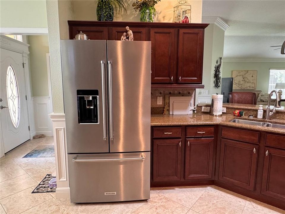 Active With Contract: $739,900 (3 beds, 2 baths, 1926 Square Feet)