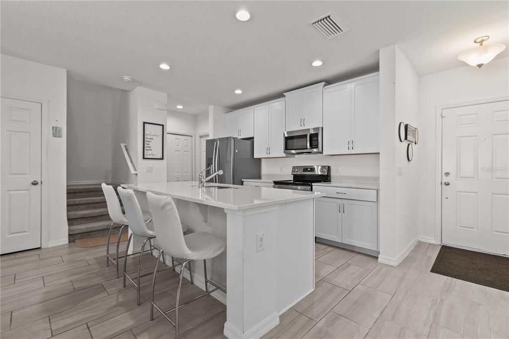 合同活跃: $289,000 (3 贝兹, 2 浴室, 1918 平方英尺)