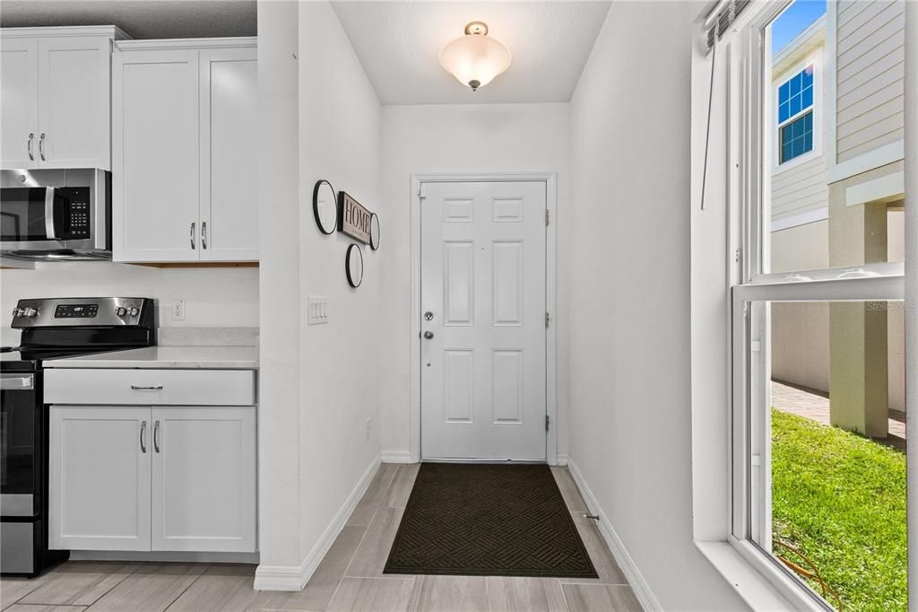 合同活跃: $289,000 (3 贝兹, 2 浴室, 1918 平方英尺)