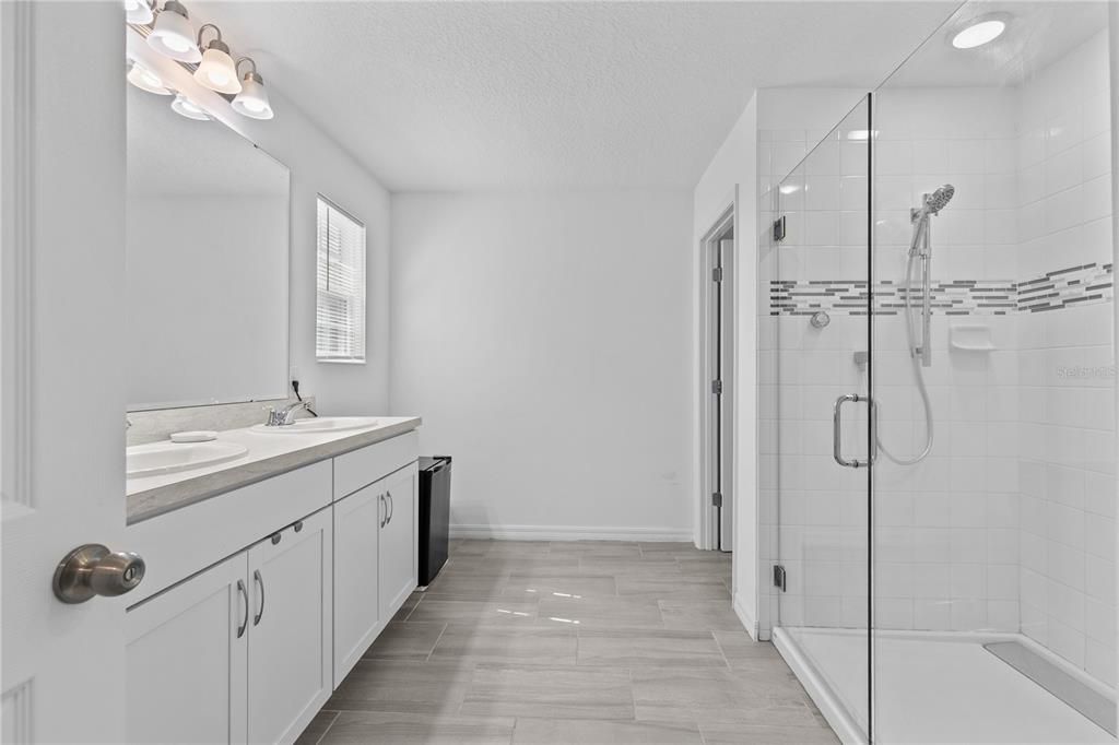 合同活跃: $289,000 (3 贝兹, 2 浴室, 1918 平方英尺)