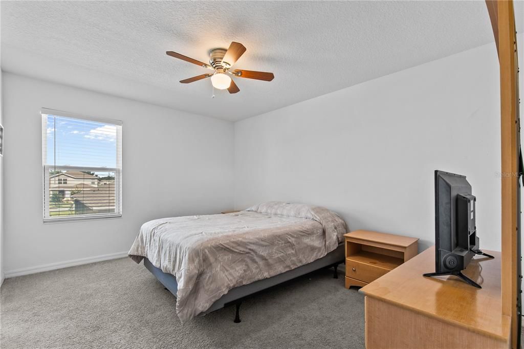 合同活跃: $289,000 (3 贝兹, 2 浴室, 1918 平方英尺)