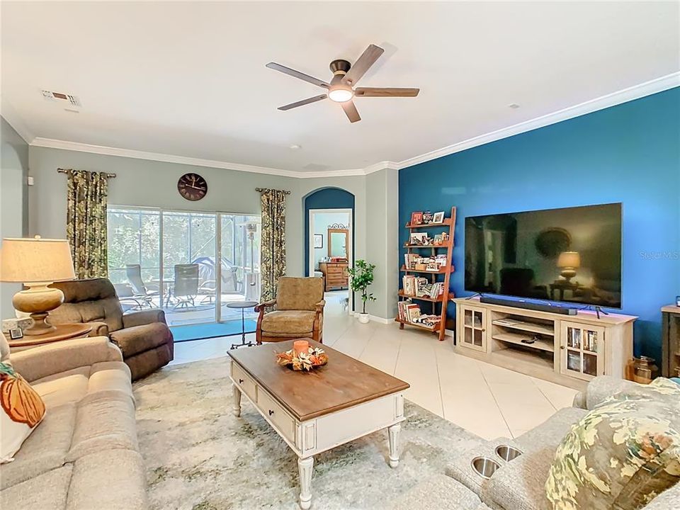 待售: $324,785 (3 贝兹, 2 浴室, 1813 平方英尺)