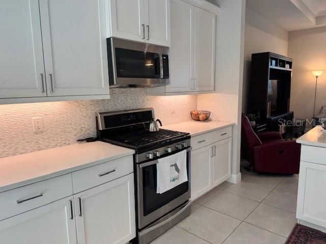 For Sale: $825,000 (2 beds, 2 baths, 1974 Square Feet)