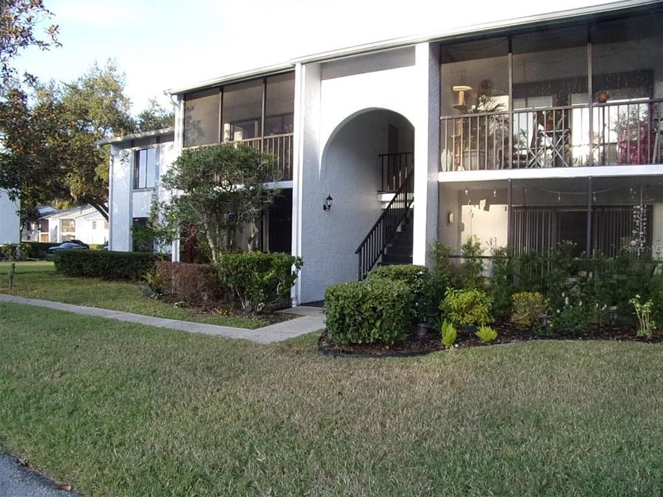 For Sale: $213,995 (2 beds, 2 baths, 1038 Square Feet)