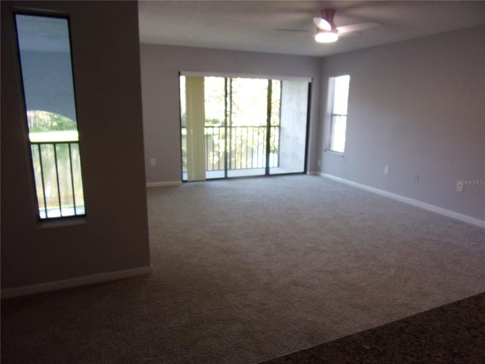 For Sale: $213,995 (2 beds, 2 baths, 1038 Square Feet)