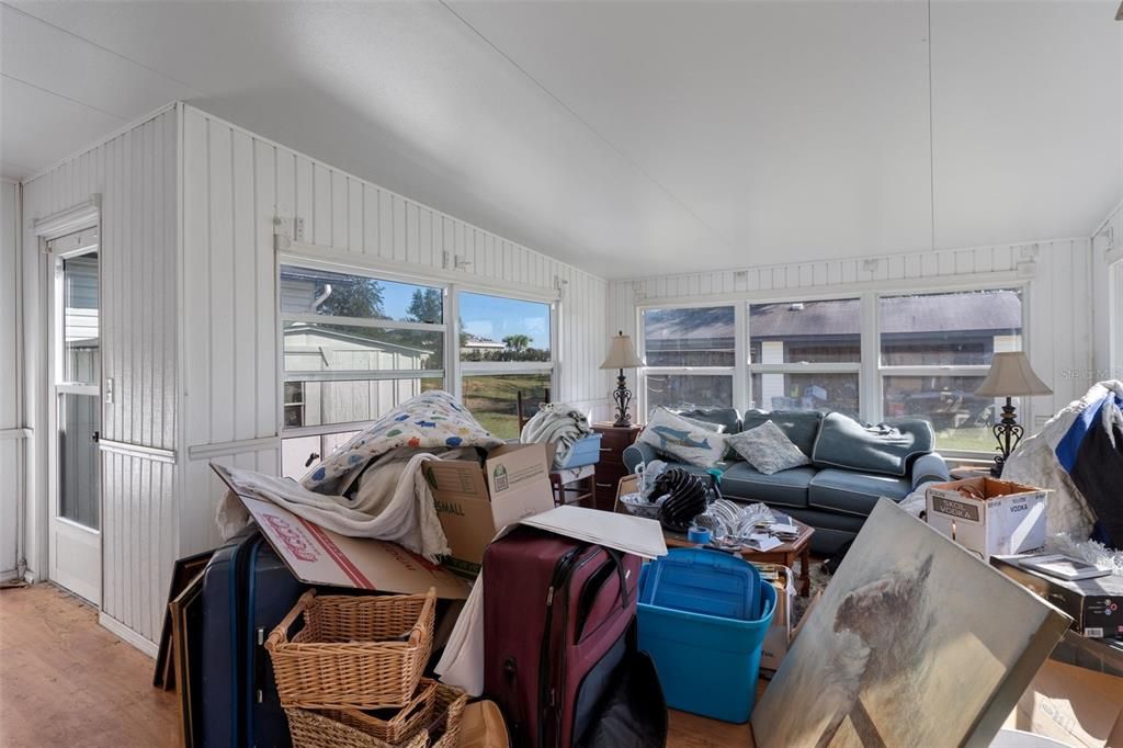 合同活跃: $234,900 (3 贝兹, 2 浴室, 1440 平方英尺)