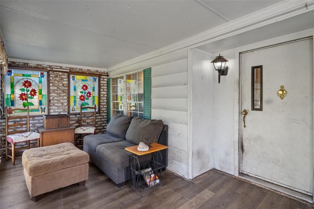 合同活跃: $234,900 (3 贝兹, 2 浴室, 1440 平方英尺)