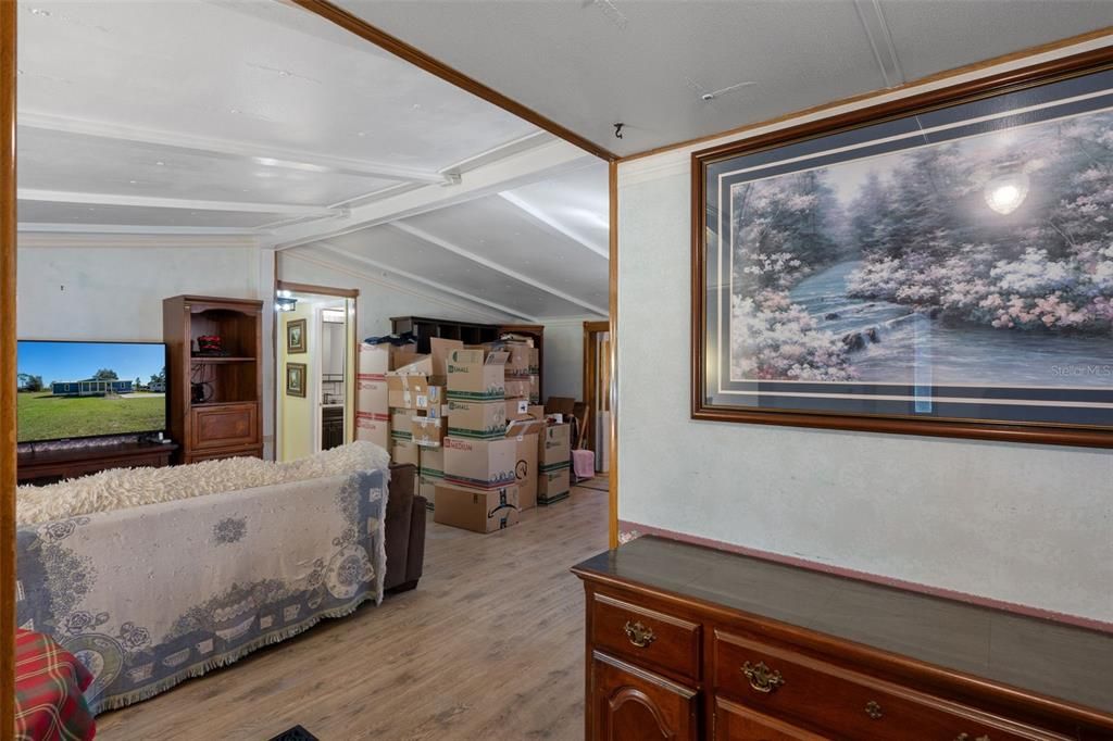 合同活跃: $234,900 (3 贝兹, 2 浴室, 1440 平方英尺)