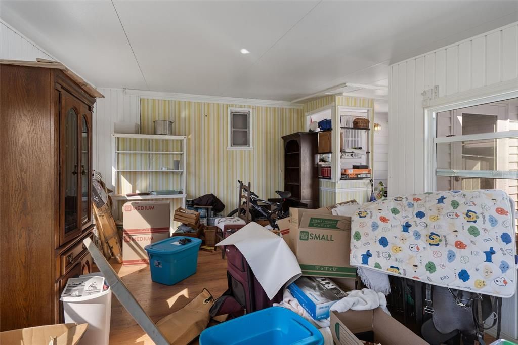 合同活跃: $234,900 (3 贝兹, 2 浴室, 1440 平方英尺)