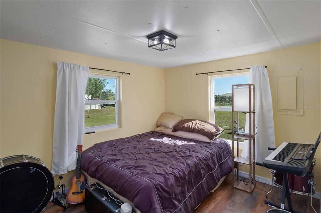 合同活跃: $234,900 (3 贝兹, 2 浴室, 1440 平方英尺)